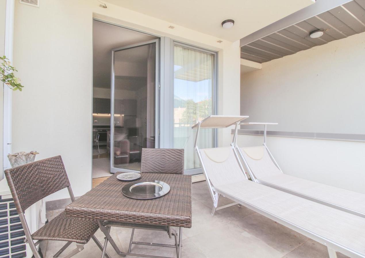Residenza I Melograni - Suite Домасо Екстериор снимка